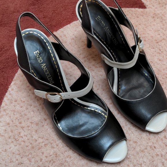 Genuine Leather Upper Peeps - Picture 2 of 7